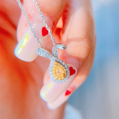Imitation Naturel Canari Jaune Diamant Lapin Pendentif Classique Surround Incrust Ludique Mignon Animal Design Pt950 Collier Lvn4590
