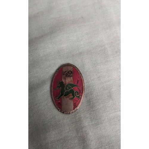 Insigne 42 me Chantier De Jeunesse Vichy Sans Attache Arriere
