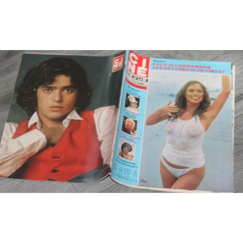 Jane Fonda 4p/ Hitchcock 1.5p/ Sylvia Kristel 1.5p/ Eric Adjani 2p/ Robert Wagner 4p/ Britt Ekland 1/2p/ Sibyl Danning Seins Nus Poster / Michele Mercier 4p/ Annie Cordy 1p/ Philippe Leotard 1p/ 47