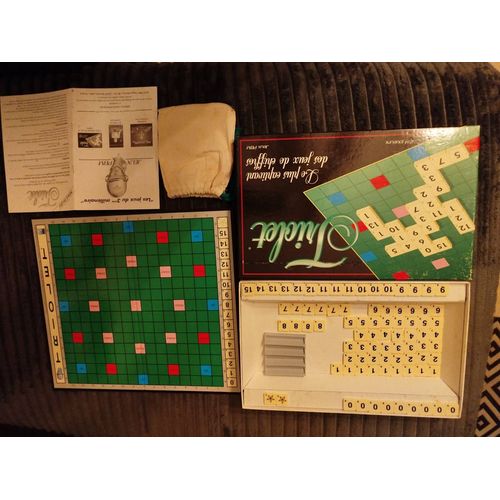 Jeu De Socit Peu Courant Et Recherch : Triolet Version Verte De 1996 De Chez Pmb ( Les Jeux Du 3me Millnaire ) , 