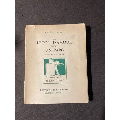 La Leon D?Amour Dans Un Parc    
