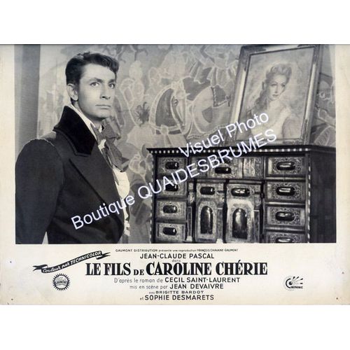 Le Fils De Caroline Chrie : Photo D'exploitation Cinmatographique - Format 24x30 Cm - De Jean-Devaivre Avec Jean-Claude Pascal, Brigitte Bardot, Sophie Desmarets, Georges Descrires - 1955