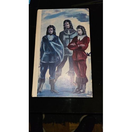 Les 3 Mousquetaires D Alexandre Dumas ditions Beaudelaire 1965 ..736 Pages..En Bon tat.. Il Pse 1kg2.. Rcuprer Sur Place Ou Envoi Possible   