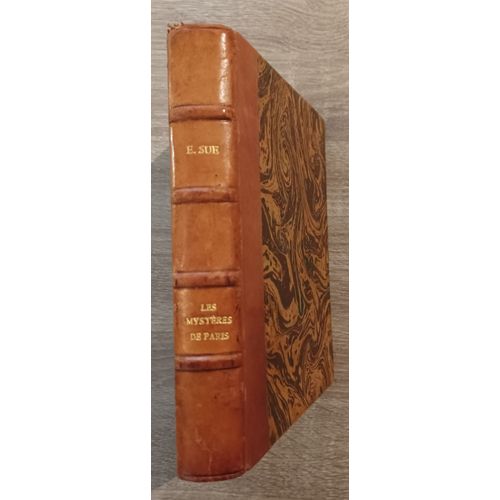 Les Mystres De Paris Eugne Sue Version Rajeunie Par Franois Fosca Et Prsente Par Edmond Jaloux. Edition Du Milieu Du Monde Genve 1941 / Bien Reli   de Eugne Sue 