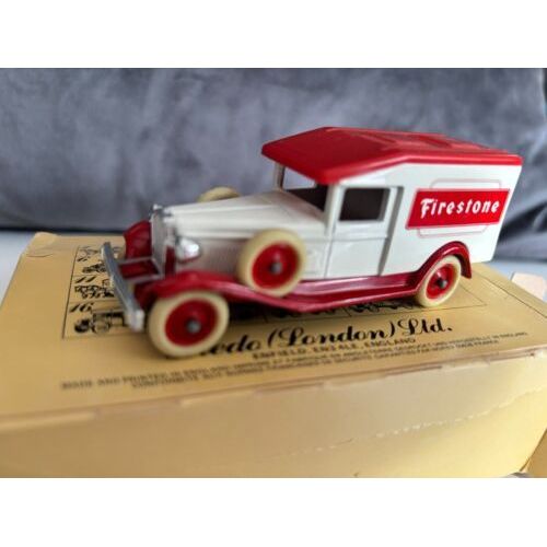 Lledo 1/43 - Days Gone - Fourgon Firestone Blanc