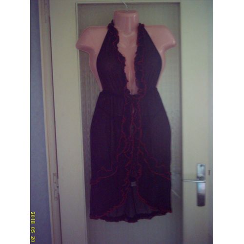 Longue Nuisette & String, En Noir Et Rouge. Taille : 38/ 40. Marque: Jenny