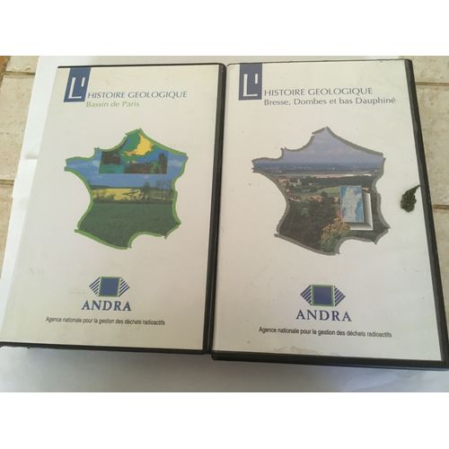 Lot De 2 Vhs L'histoire Gologique Bassin De Paris Et Bresse, Dombes Et Bas Dauphin