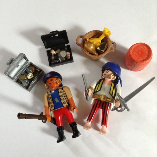 Lot Playmobil 2 Pirates Avec Un Superbe Trsor