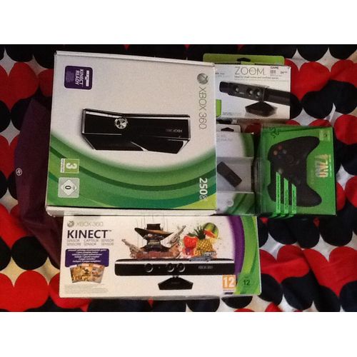 Lot : Xbox 360 250gb Fournies Avec Cble Dfinition Standard+Casque+Manette Onza+Set Oreillette Bluetooth (Neuf)+Capteur Kinect Avec Alimentation +Cble Extension Wifi+Zoom