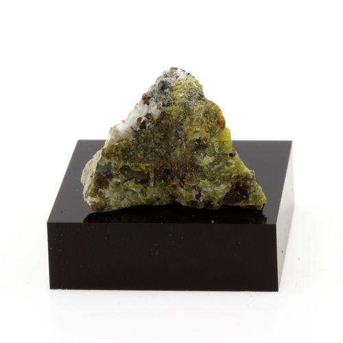Marmolite. 23.5 Cts. Black Lake, Qubec, Canada