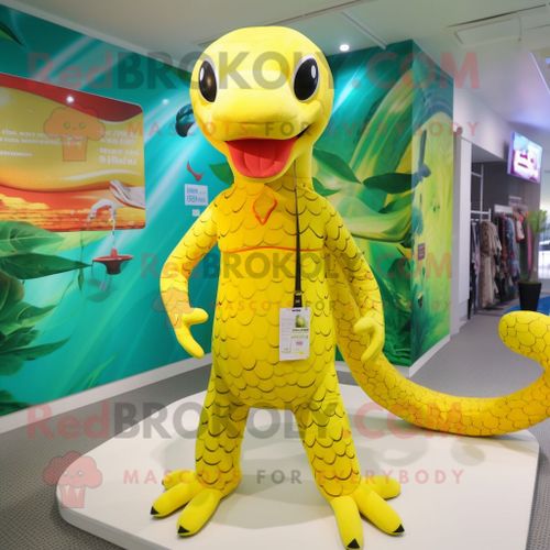 Mascotte Redbrokoly De Personnage De Python Jaune Habill D'un Maillot De Bain Et De Porte-Cls