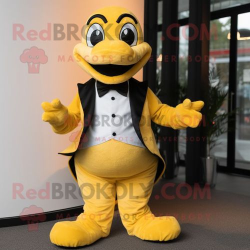 Mascotte Redbrokoly De Personnage De Python Jaune Habill D'un Smoking Et De Noeuds Papillon