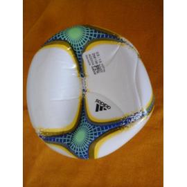 Ballon de Foot Blanc/Rouge Ligue des Champions Adidas GT7789
