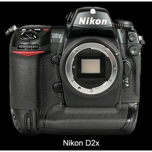 Nikon D2X 12.4 Mpix + Objectif Nikon AF-S 12-24mm f/4G IF-ED DX + Objectif Nikon AF-S 17-55mm f/2.8G IF-ED DX + Flash Nikon SB-800 Speedlight - Noir