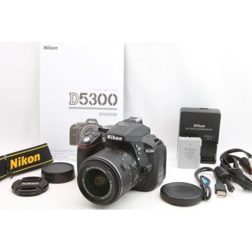 Nikon D5300 + Objectif AF-S 18-55 mm VR