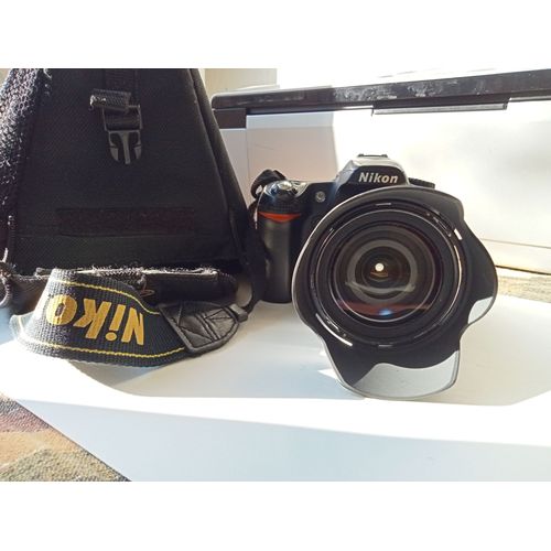 Nikon D80 reflex 10.2 mpix + Objectif af-s nikkor 16-85mm avec pare-soleil