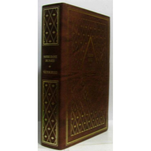 Notre-Dame De Paris   de Victor Hugo  Format Cartonn 