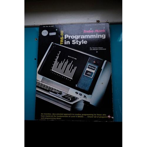 Original Livre Grand Format Trs - 80 Programming In Style 1980 Tandy Corporation   de Tandy 