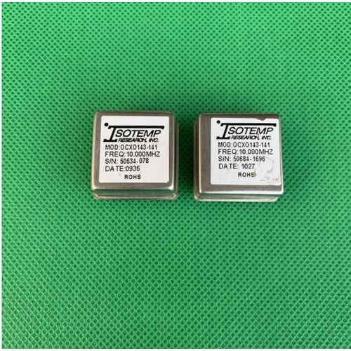 Oscillateur  cristal  temprature constante ISOTEMP,OCXO 143-141,10 Z successifs,ancien,dmontage import,2 pices