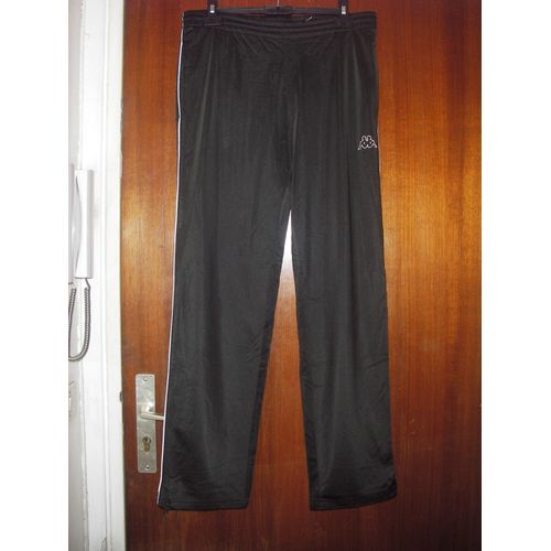 Pantalon Jogging Homme Kappa, Taille S, Coloris Noir, 1 Bande Blanche Sur Les Cots, Taille lastique + Cordon De Serrage  La Taille  L'intrieur, 2 Poches En Biais Sur Les Cots,100% Polyester.