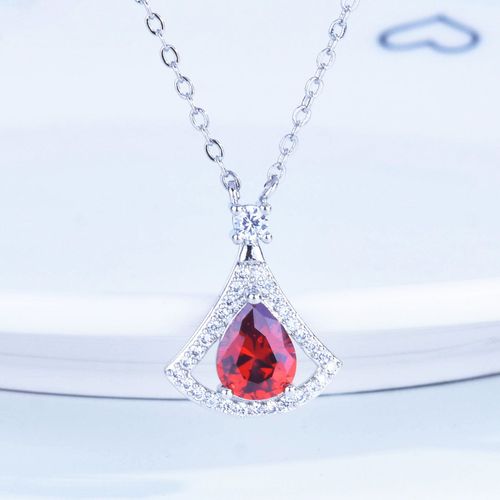 Pendentif Petite Jupe En Zircon Grenat Micro-Incrust De Diamants Simulation Rubis Sang De Pigeon Collier ventail Trsor Color Lvn4567