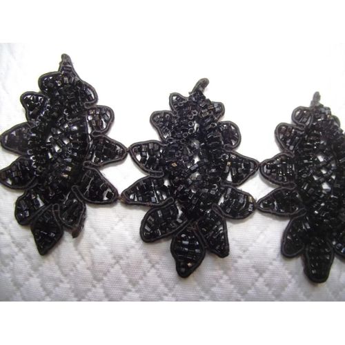 Perles De Jais Anciennes Montes En 7 Mdaillons poque 1910/1920 En Parfait tat Longueur Totale 32 Cm Hauteur 7 Cm -Largeur 4,5 Cm Pour Chaque Mdaillon