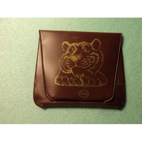 Petit Porte Monnaie Ou Porte Carte Tigre Esso Au Recto Dimension 9 X 8 Cm En Simili En Excellent Etat