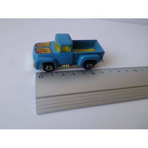 Pick Up Modele Bleu Capot Jaune / Rouge