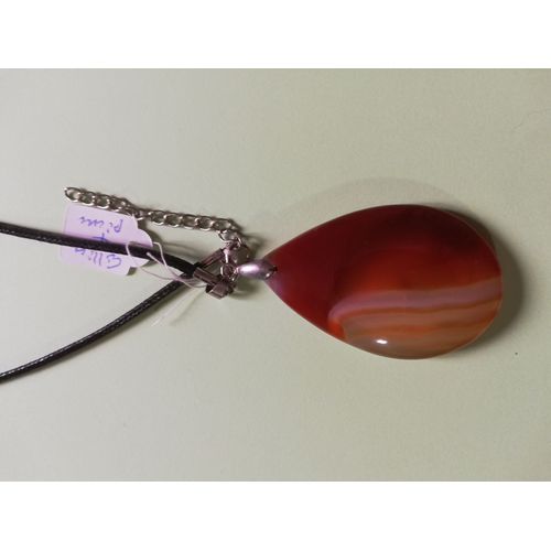 Pierre D'une Couleur clatante (Couleur Rose - Mauve) De Grande Qualit  Prix Rduit :  Mettre Sur Un Pendentif.