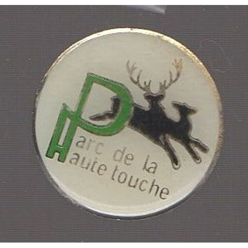 Pin's Parc De La Haute Touche / Rserve Animalire De L'indre (Cerf, Biche)