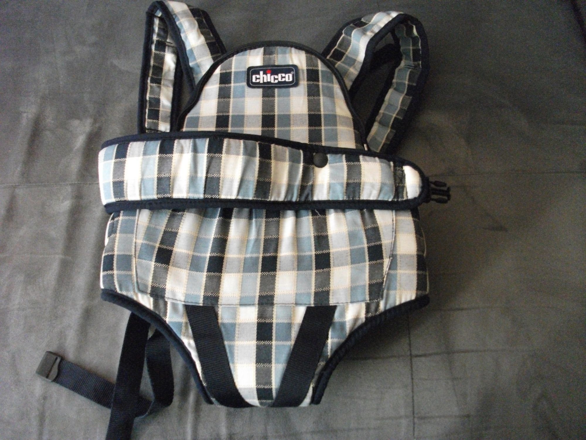 Porte bébé ventral shop go black chicco