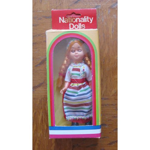 Poupe Nationality Dolls Sleeping Eyes Sude