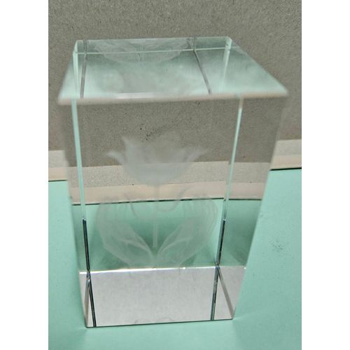 Presse-Papier En Verre Cube Rose