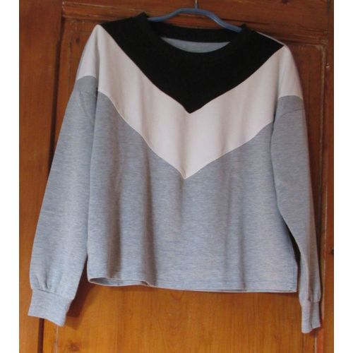 Pull/Sweat Lger Noir Blanc Gris Sur L'avant - Dos Uni Gris - Manches Longues - Taille M - 45%Coton/35%Polyester