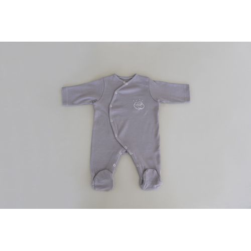 Pyjama Une Pice / Grenouillre Gris Violine 0-3 Mois En Coton Bio. Doux, Chaud Et Pratique Avec Pieds Intgrs Et Ouverture Cache-C?ur  Pressions. Broderie Logo Bb Coton Pour Une Touche lgante.
