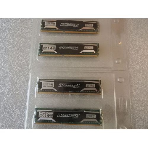 Quatre barettes de mmoire (Ram) DDR3 de 4 Gb chacune, 1600 Mhz, comme neuves