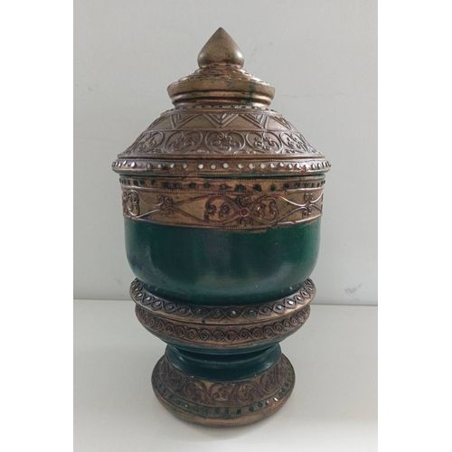 Rare Pot / Urne En Bois Avec Couvercle - Objet Artisanal Ancien D'indonsie (1850 Env.) Dcor Et  Peint  La Main Vert & Or Avec Pastilles De Miroir - Artisanat -  Boutique Axonalix
