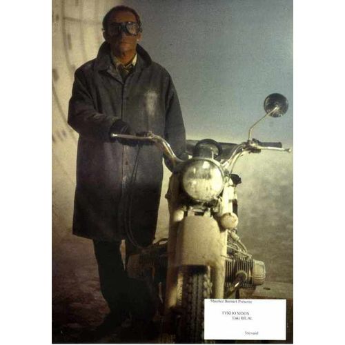 Richard Bohringer, Tykho Moon : Photo D'Exploitation Cinmatographique - Format 20x30 Cm - De Enki Bilal Avec Julie Delpy, Johan Leysen, Michel Piccoli, Marie Lafort, Jean-Louis Trintignant - 1997