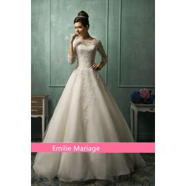 Robe de mariee en dentelle manches longues sur mesure pas cher Emilie Mariage Rakuten