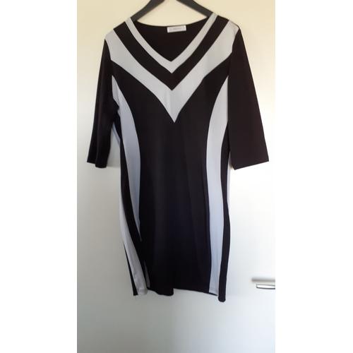 Robe Moulante Noir Et Blanc 