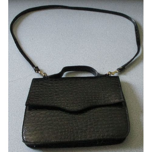 Sac De Soire Noir Verni Style Croco Brillant-1 Poigne Et 1 Bandoulire (Amovible)-Fermeture Par Pression Intrieure Dore-1 Seul Compartiment Intrieur Avec Une Petite Poche-Modle Vintage Ancien