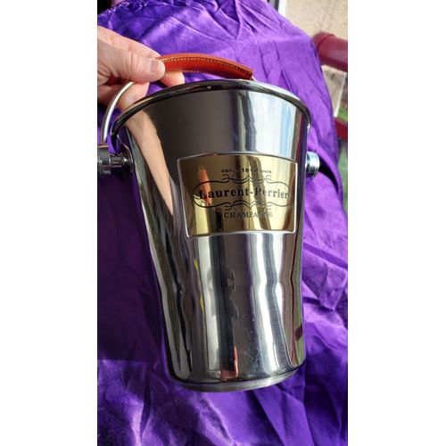 Seau  Champagne Laurent Perrier Acier Inoxydable Comme Neuf 914 Grammes 19 Cm De Haut 18.5 Cm De Diamtre Poigne En Cuir