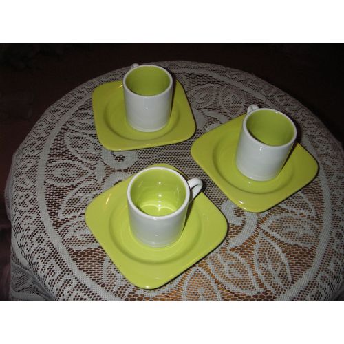 Service  Caf 3 Tasses Et 3 Petites Assiettes En Cramique ,Coloris Vert Et Blanc ,Assiettes De Forme Carr 11 X 11 X 2 Cm ,Tasses  Hanse ,Diamtre 5 Cm ,Hauteur 5,5 Cm .