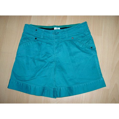 Short Vert Vif Uni Avec Revers Sur Jambe Okadi Taille 12 Ans