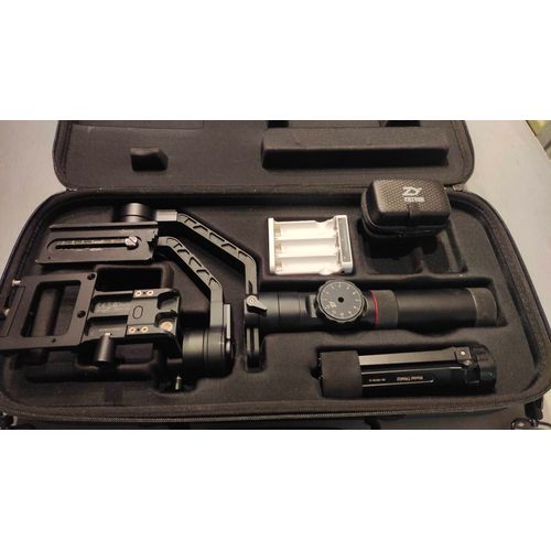 Stabilisateur Zhiyun crne 2 complet avec follow focus et stabilisateur de double poigne 