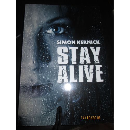 Stay Alive   de Simon Kernick  Format Broch 