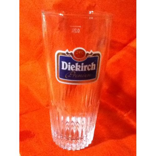 Superbe Verre  Bire Ancien , 25 Cl, Fond pais Et Cannel. Diekirch Premium