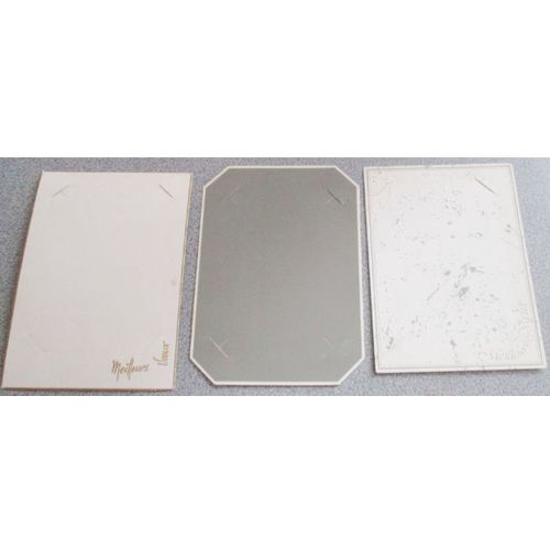 Trois Cartons De Prsentation Pour Photographies-1 Gris Uni-1 Blanc Et Dor-1 Blanc Mouchet-Mention Meilleurs Voeux-Dimensions Extrieures 11.5x165cm Avec Encoches Pour Photos Demi-Format