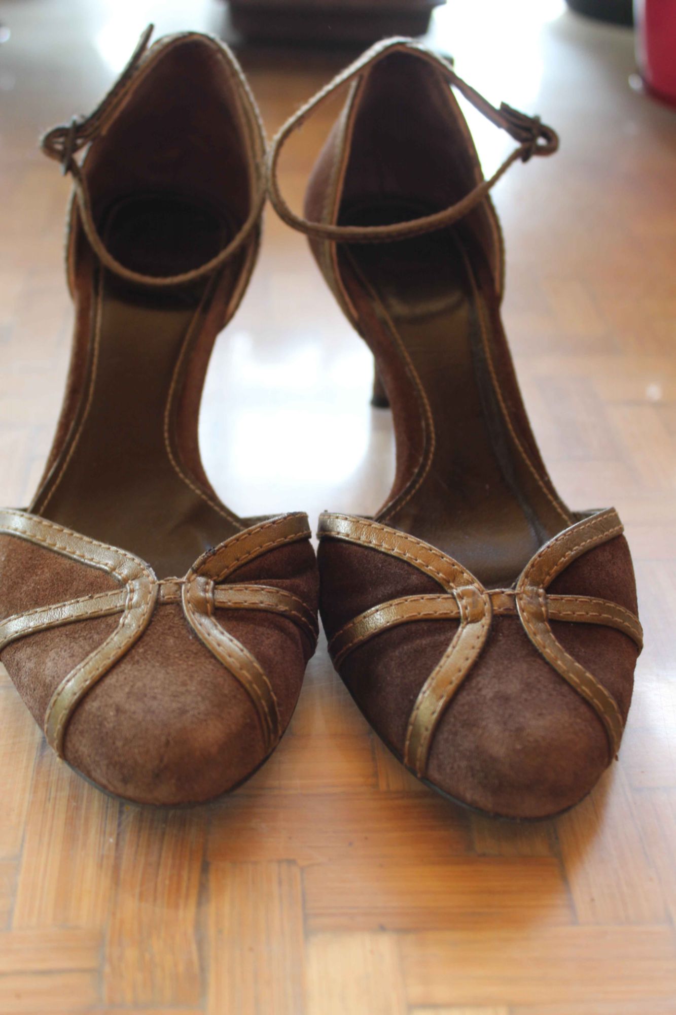 Trotteurs Zara  Brides En Peau Marron.Pointure:38 .Petits Talons ,Hteur:4cm.Long Interieure Semelle:24cm.Envoi Mondial Relay.