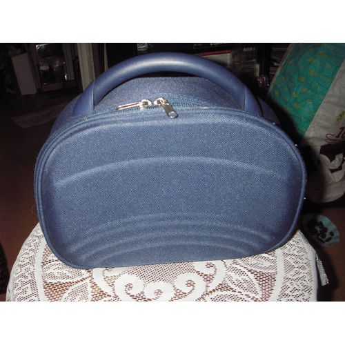 Vanity Valise Rigide  Hanse De Marque Natural Sea Beauty, Coloris Bleu Marine, Un Compartiment Principal Rigide Zipp Avec Une Poche lastique, Une Poche Filet Zippe Sous Le Couvercle..L.